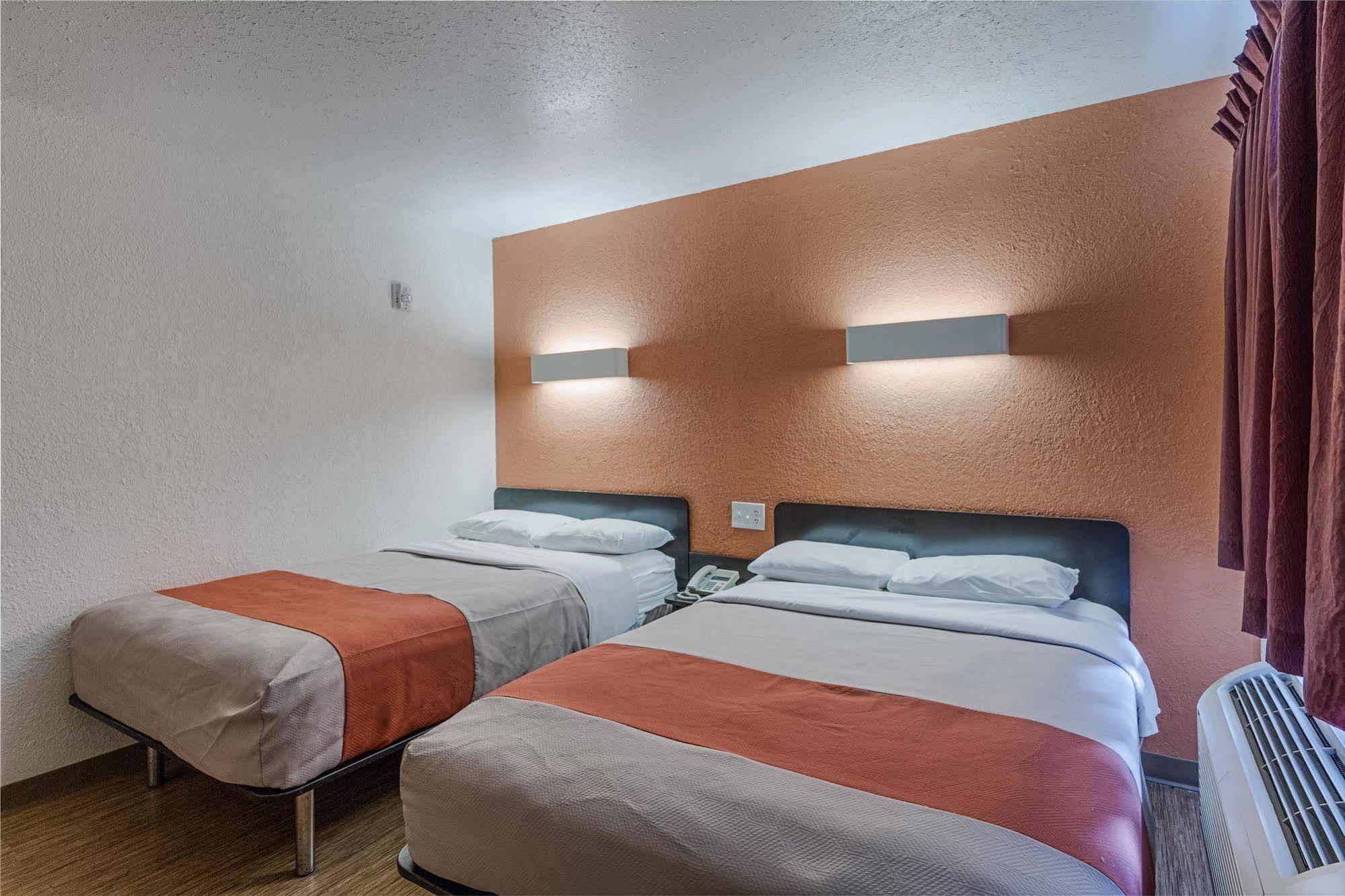 Motel 6-Oshkosh, Wi Eksteriør billede