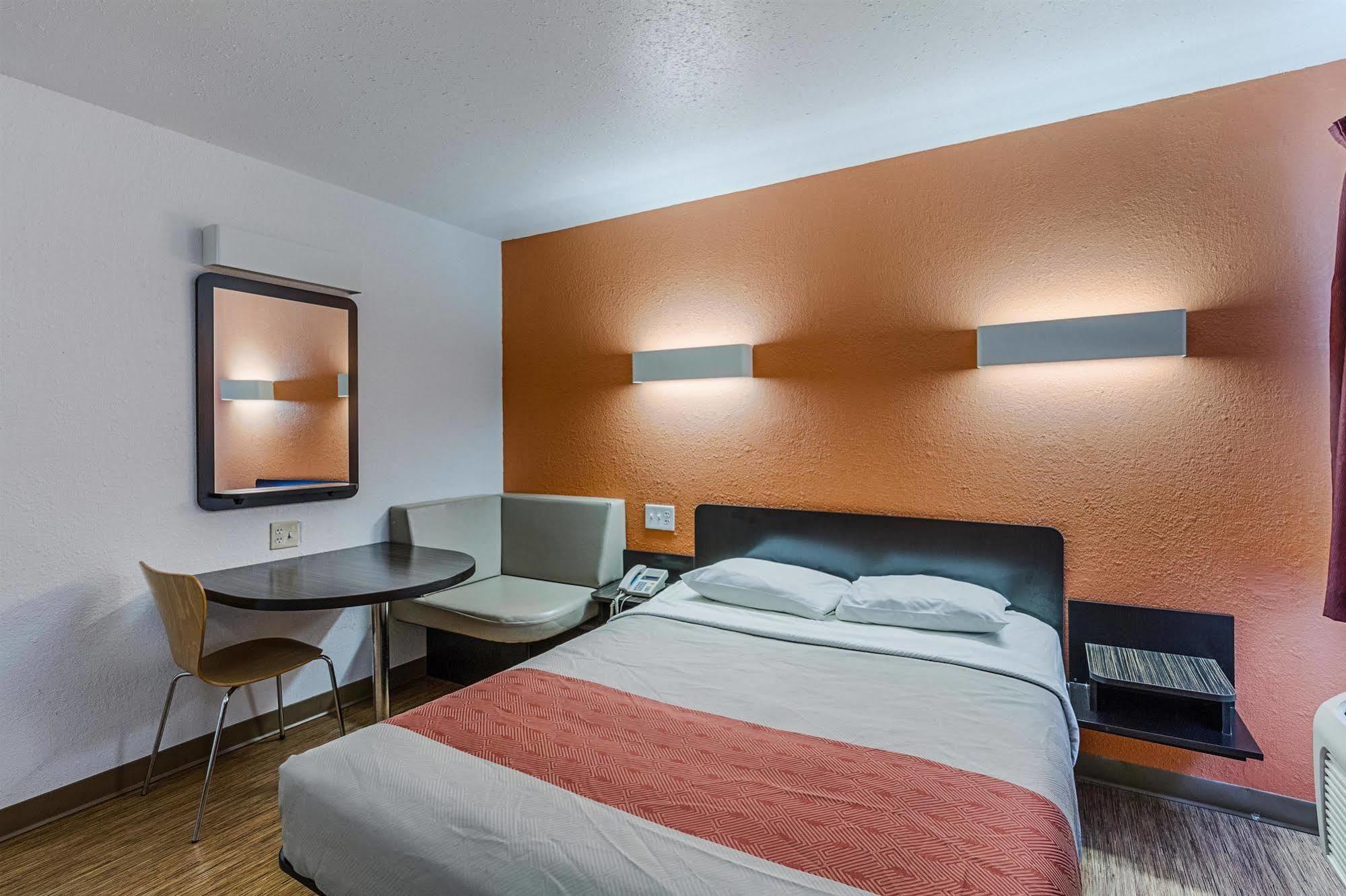 Motel 6-Oshkosh, Wi Eksteriør billede