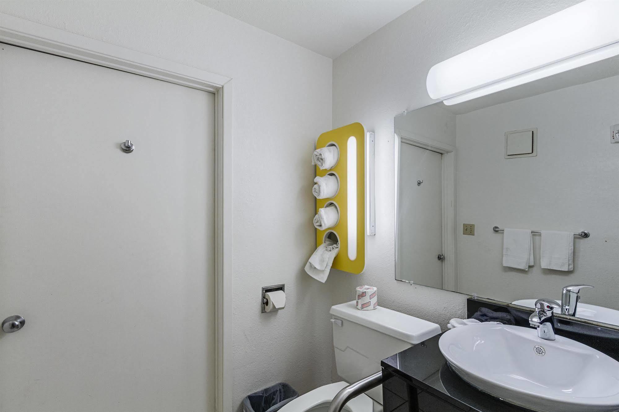 Motel 6-Oshkosh, Wi Eksteriør billede